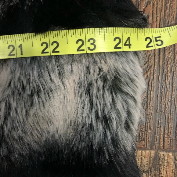 Rachel Zoe Faux Fur Horizontal Stripes XL Black - Picture 13 of 13